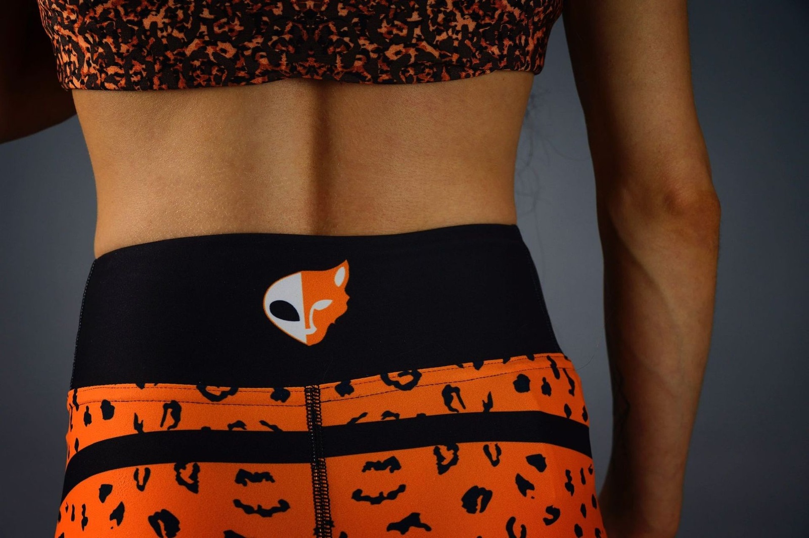 Détail de la ceinture imprimée
